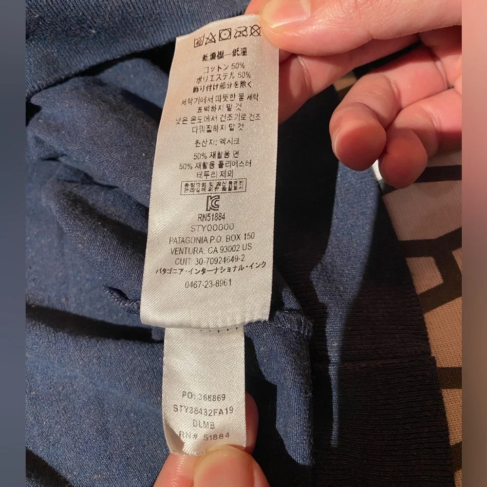 Women’s Patagonia Logo Long Sleeve - Picture 5 of 5